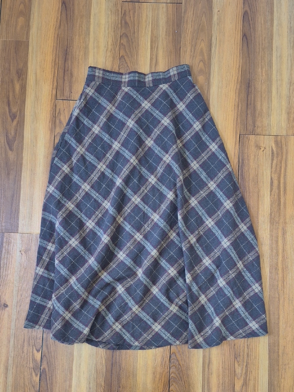 RIHOAS Plaid Circle Skirt in Brown and Gray